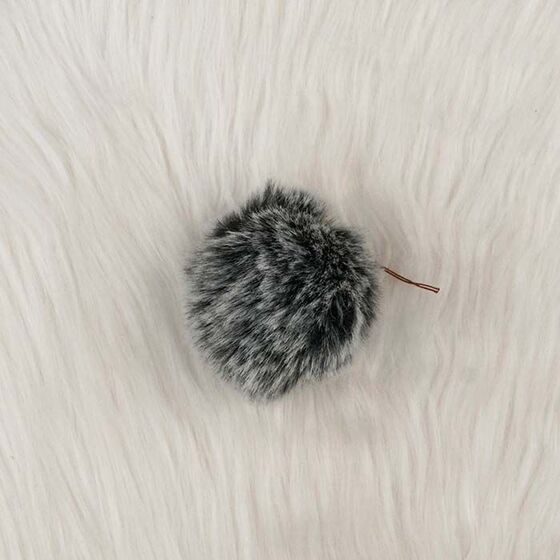 RABBIT WOOL POMPOM MIDDLE