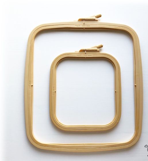 -NURGE PLASTIC SQUARE EMBROIDERY HOOP NO:2 14.5cm-16.5cm