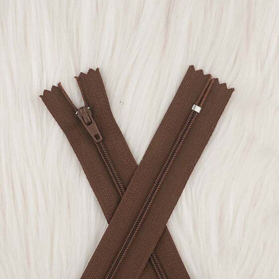 ZIPPER TROUSERS 18 CM.