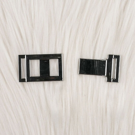 PLASTIC BELT BUCKLE 13