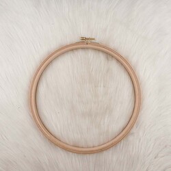 ŞİRİN - SIRIN SCREW WOOD EMBROIDERY HOOP 17 MM.NO:9 DIAMETER:26 CM ŞİRİN - SIRIN SCREW WOOD EMBROIDERY HOOP 17 MM.NO:9 DIAMETER:26 CM