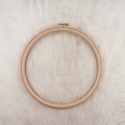 ŞİRİN - SIRIN SCREW WOOD EMBROIDERY HOOP 26 MM.NO:8 DIAMETER:26 CM ŞİRİN - SIRIN SCREW WOOD EMBROIDERY HOOP 26 MM.NO:8 DIAMETER:26 CM
