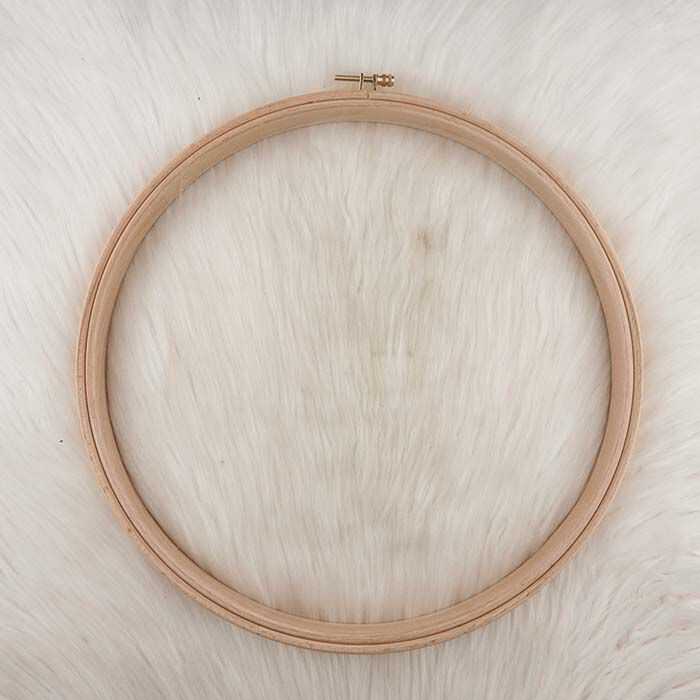 Şirin Vidalı Ahşap Nakış Kasnağı 26 Mm.no:11  211