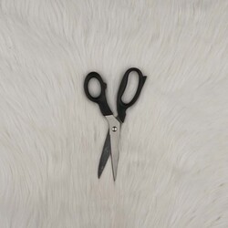 Madamella - YABALI YBL-72 PLASTİK SAPLI TİTANYUM MAKAS NO:7 24 CM Madamella - YABALI YBL-72 PLASTİK SAPLI TİTANYUM MAKAS NO:7 24 CM